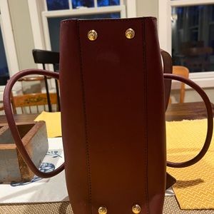 Micheal Kors Bordeaux shoulder pocketbook, brand new condition asking 95.00